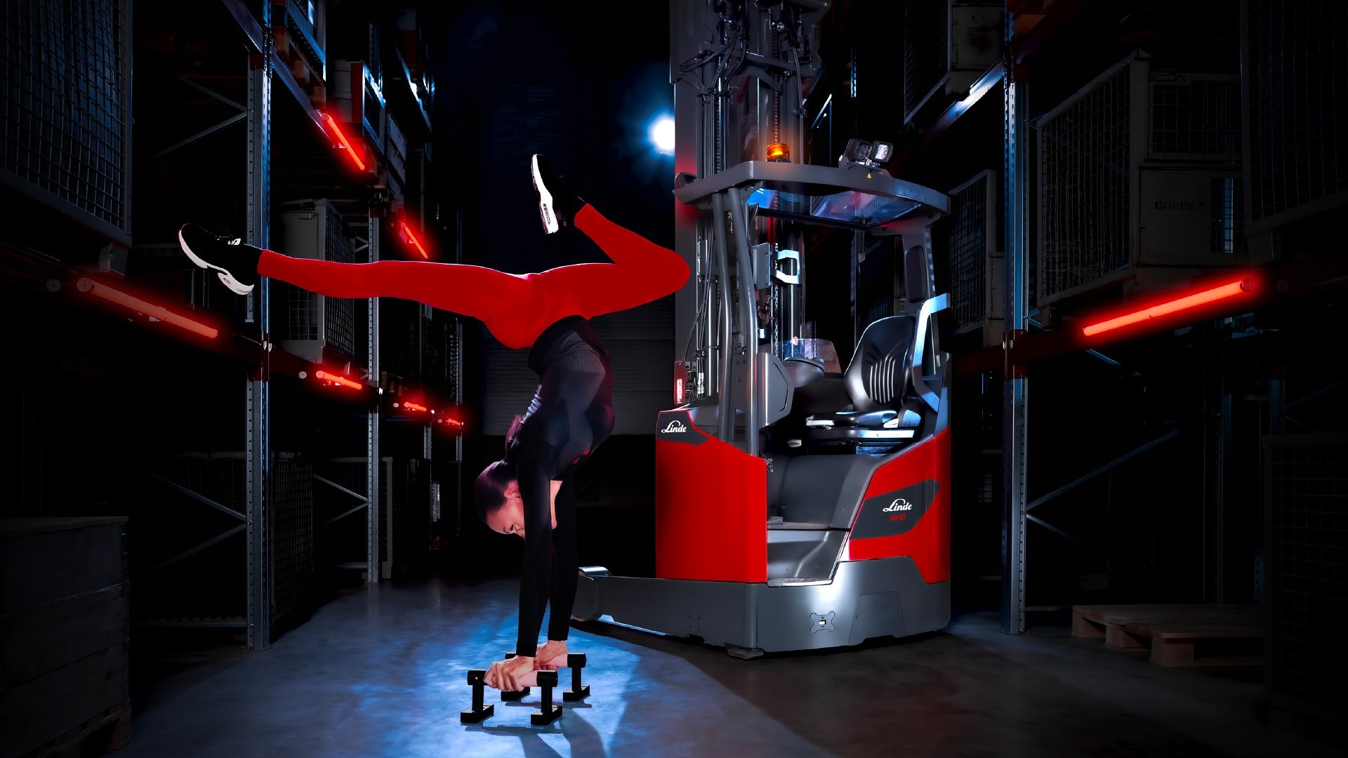 Yeni Linde reach forkliftleri Ri14 – Ri18
